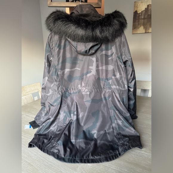 Michael Kors Black Camo Coat NWT - Picture 8 of 9